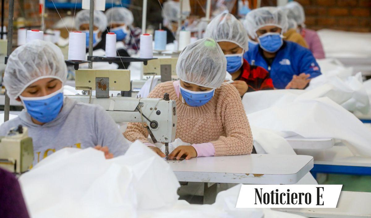 Gobierno peruano financia compra de kits escolares en beneficio de las mypes manufactureras a nivel nacional Gobierno peruano financia compra de kits escolares en beneficio de las mypes manufactureras a nivel nacional