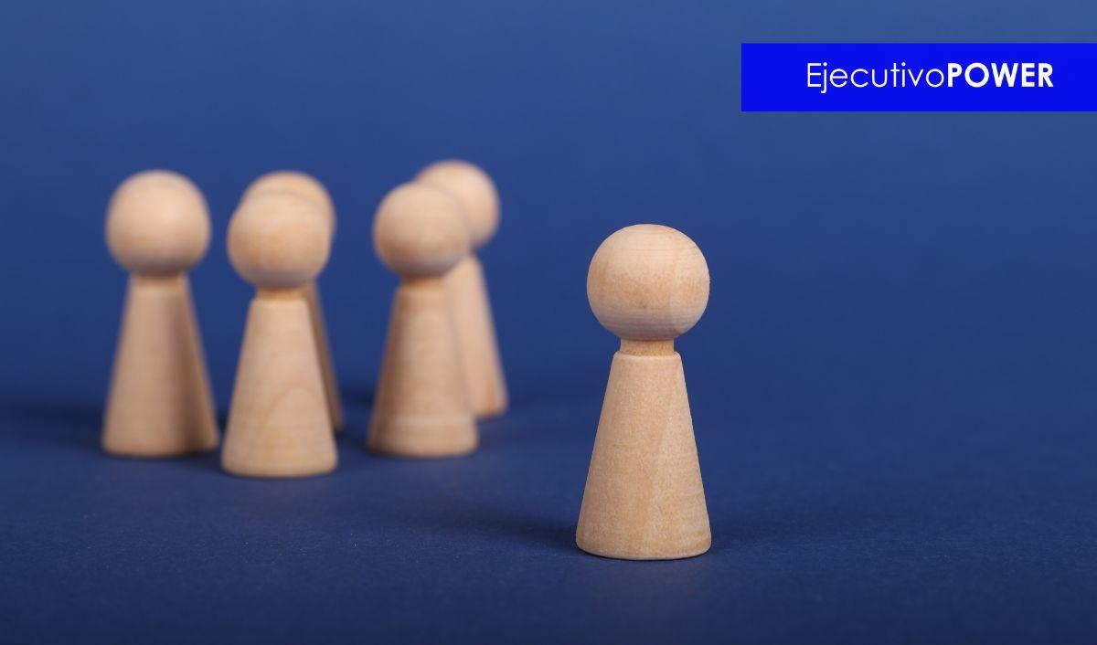 Los pilares del liderazgo en las organizaciones modernas: claves para el éxito laboral Los pilares del liderazgo en las organizaciones modernas: claves para el éxito laboral