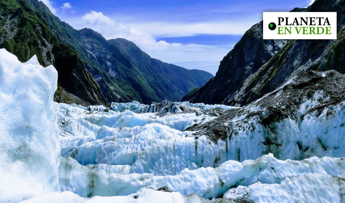 El colapso de un glaciar en Suiza sepulta una aldea y genera alerta por inundaciones El colapso de un glaciar en Suiza sepulta una aldea y genera alerta por inundaciones