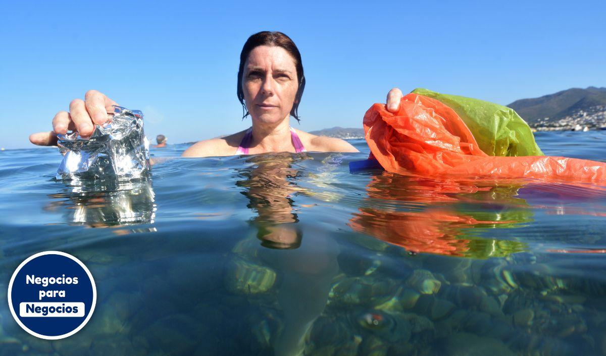 Cient&iacute;ficos brit&aacute;nicos revelan por qu&eacute; el pl&aacute;stico perdido sigue flotando en el oc&eacute;ano