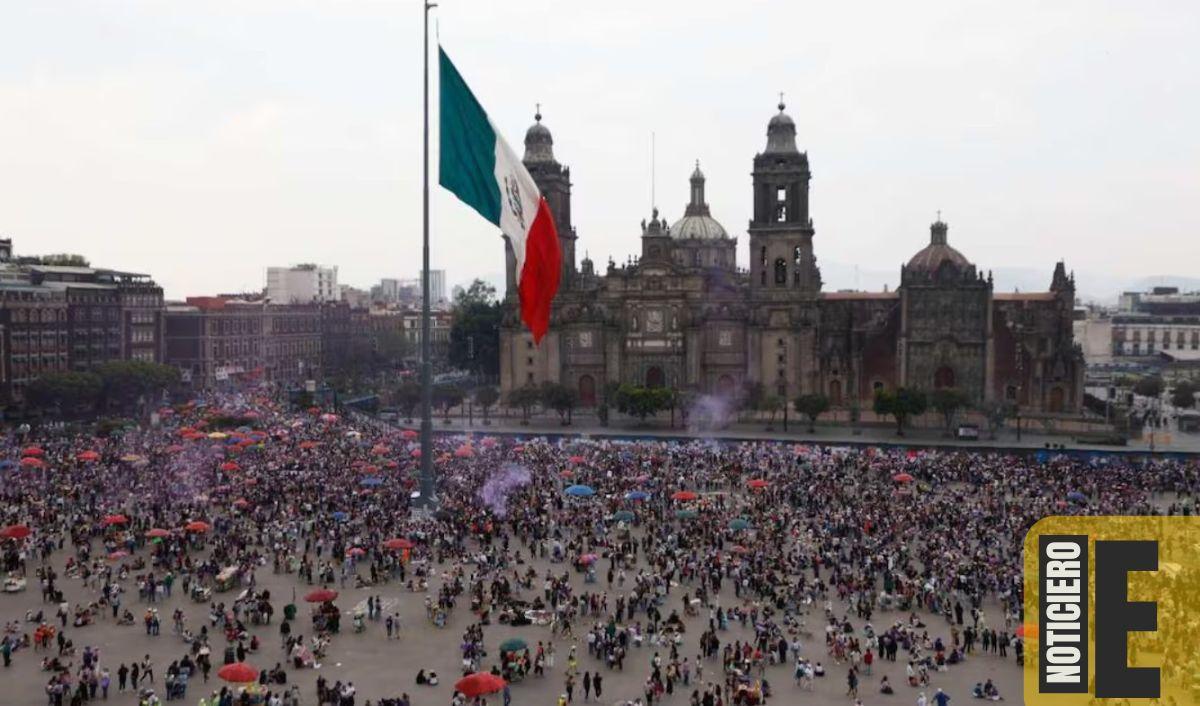M&aacute;s de 120 mil mujeres marchan en Ciudad de M&eacute;xico durante el 8M