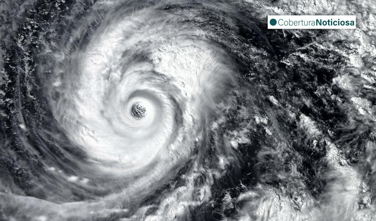 Hurac&aacute;n Trudy amenaza las costas de Jalisco y Colima en M&eacute;xico