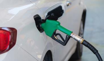 Porcentaje salarial para llenar tanque de gasolina en el mundo