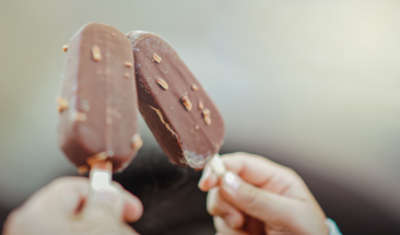 El exquisito y novedoso chocolate rosado llega a Ecuador con &ldquo;Magnum Rub&iacute;&rdquo;