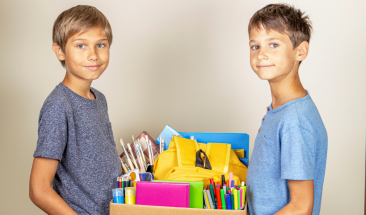 Car One Center don&oacute; &uacute;tiles escolares a ni&ntilde;os y adolescentes de la zona de Aeroparque