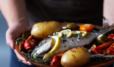 Descubre por qu&eacute; el pescado es un alimento esencial en tu dieta.