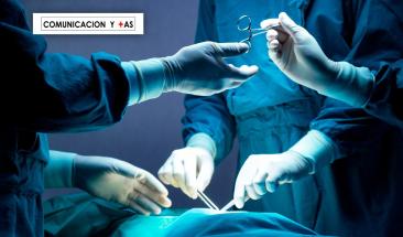 Cirujanos trasplantan un ojo completo por primera vez en el mundo