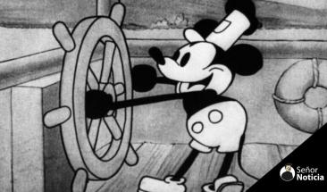 Mickey Mouse aterroriza la pantalla tras entrar al dominio p&uacute;blico