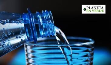 Detectan miles de nanopl&aacute;sticos en el agua embotellada