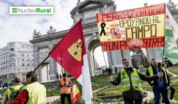 Madrid: aumenta la tensi&oacute;n entre la polic&iacute;a y los agricultores en la puerta de Alcal&aacute;