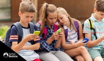 EE. UU. impulsa la prohibici&oacute;n de smartphones en horario escolar