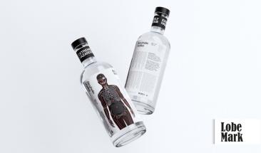 Alcoholic Vodka desaf&iacute;a los l&iacute;mites de la transparencia en la publicidad