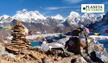 Drones chinos comenzar&aacute;n a limpiar basura acumulada en el Monte Everest