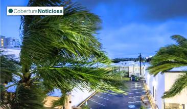 Hurac&aacute;n Milton desata lluvias torrenciales, marejadas y cortes masivos de electricidad