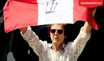 Paul McCartney llega a Lima y saluda a sus fan&aacute;ticos