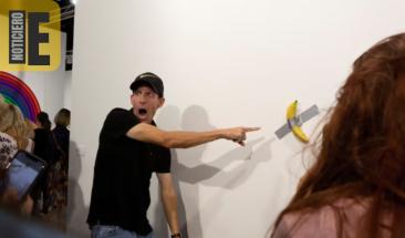 Pl&aacute;tano pegado se vende por 5,8 millones de euros