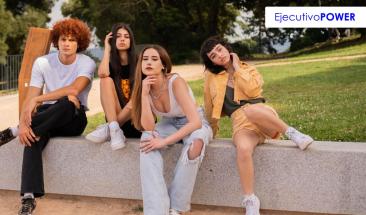 Prendas vibrantes renuevan tu estilo esta temporada