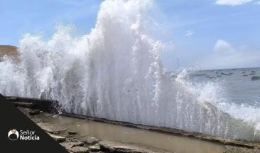 Alerta por oleajes de hasta 3 metros en la costa peruana