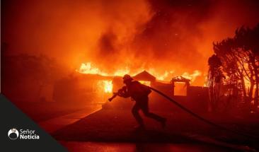 Incendios en Los &Aacute;ngeles: una amenaza latente pese al fin de la "bandera roja"