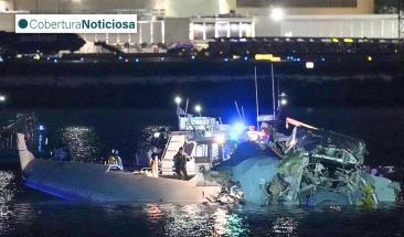 Colisi&oacute;n mortal en Washington: avioneta comercial choca con helic&oacute;ptero militar