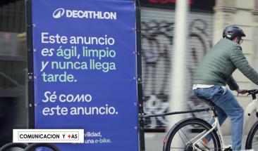 Decathlon Lidera la Innovaci&oacute;n: C&oacute;mo las Bicicletas El&eacute;ctricas se Convierten en Anuncios Publicitarios