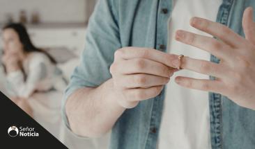 Francia elimina el &ldquo;deber conyugal&rdquo; del matrimonio por ley