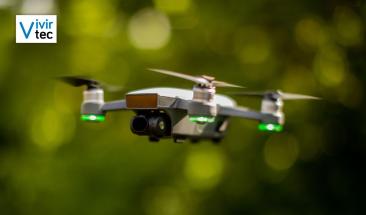 Drones que limpian lo imposible y revolucionan el mantenimiento deportivo