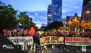 Huelga de profesores en Catalunya inicia con cortes en v&iacute;as clave de Barcelona