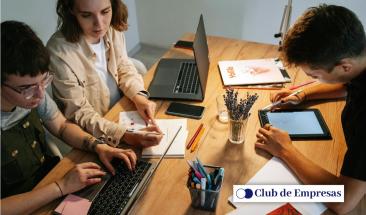 Generación Z redefine el éxito profesional y obliga a las empresas a replantear su modelo de carrera Generación Z redefine el éxito profesional y obliga a las empresas a replantear su modelo de carrera