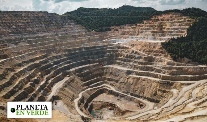Miner&iacute;a de oro en Indonesia deja huella sobre bosques y r&iacute;os